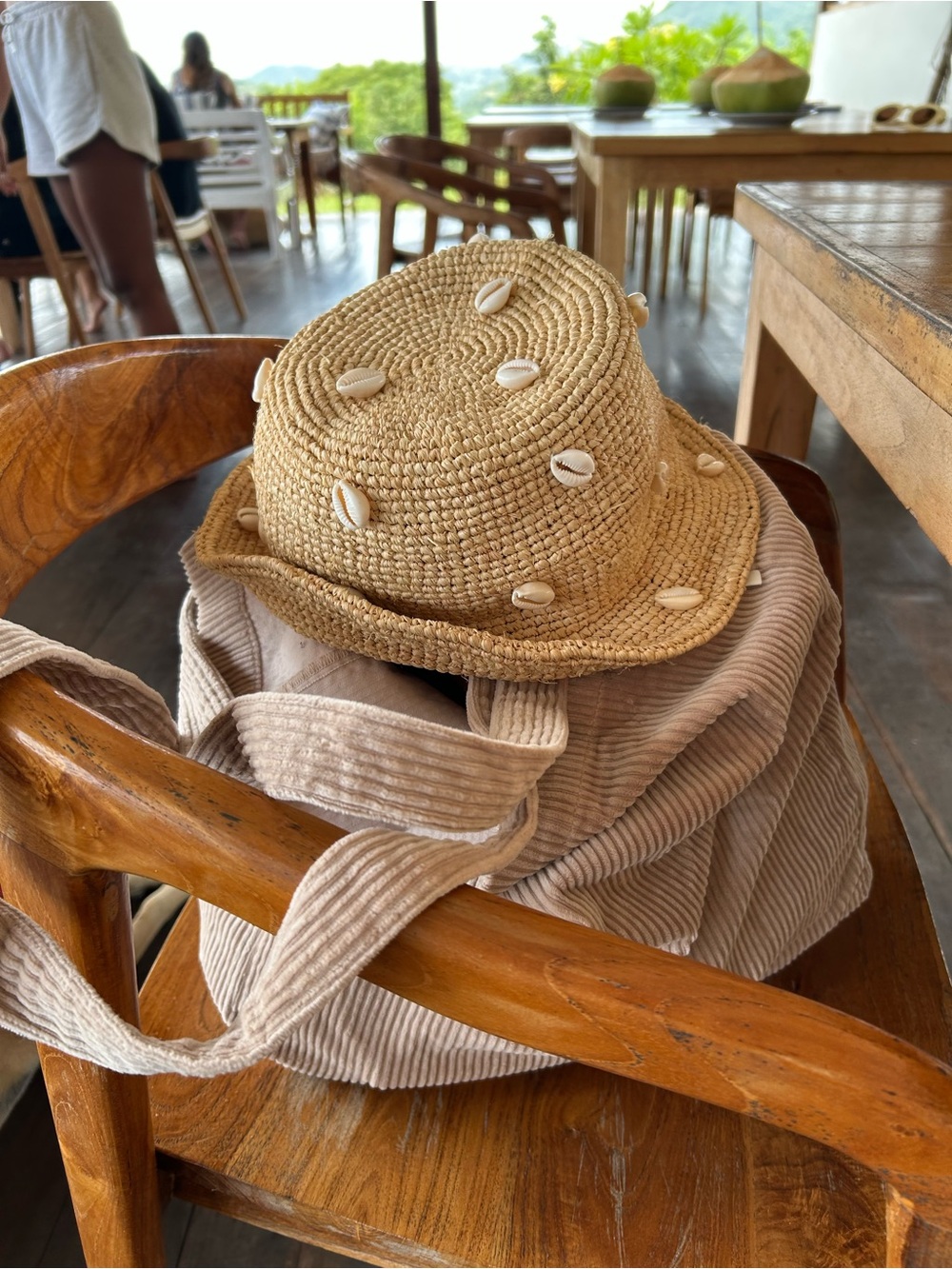CURATED VACATION VIBES! ETHICALLY SOURCED! - Picture 6 of 17